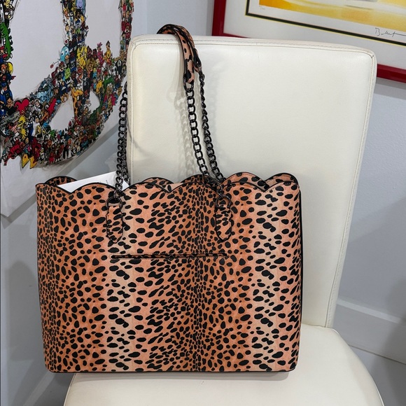 Betsey Johnson Brown & Black Leopard Print Tote Bag with Coin Purse with Hearts - Picture 4 of 5